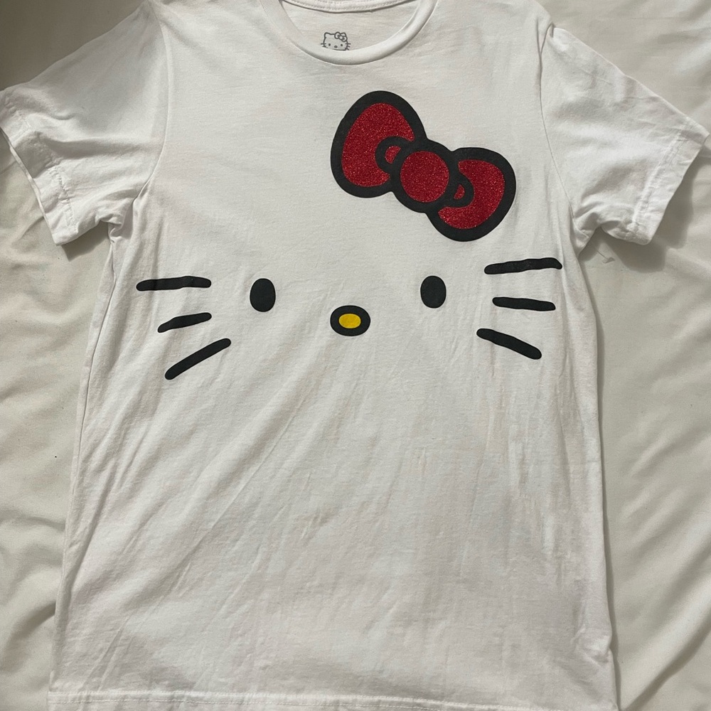Universal White and Red Hello Kitty Short Sleeve Tee